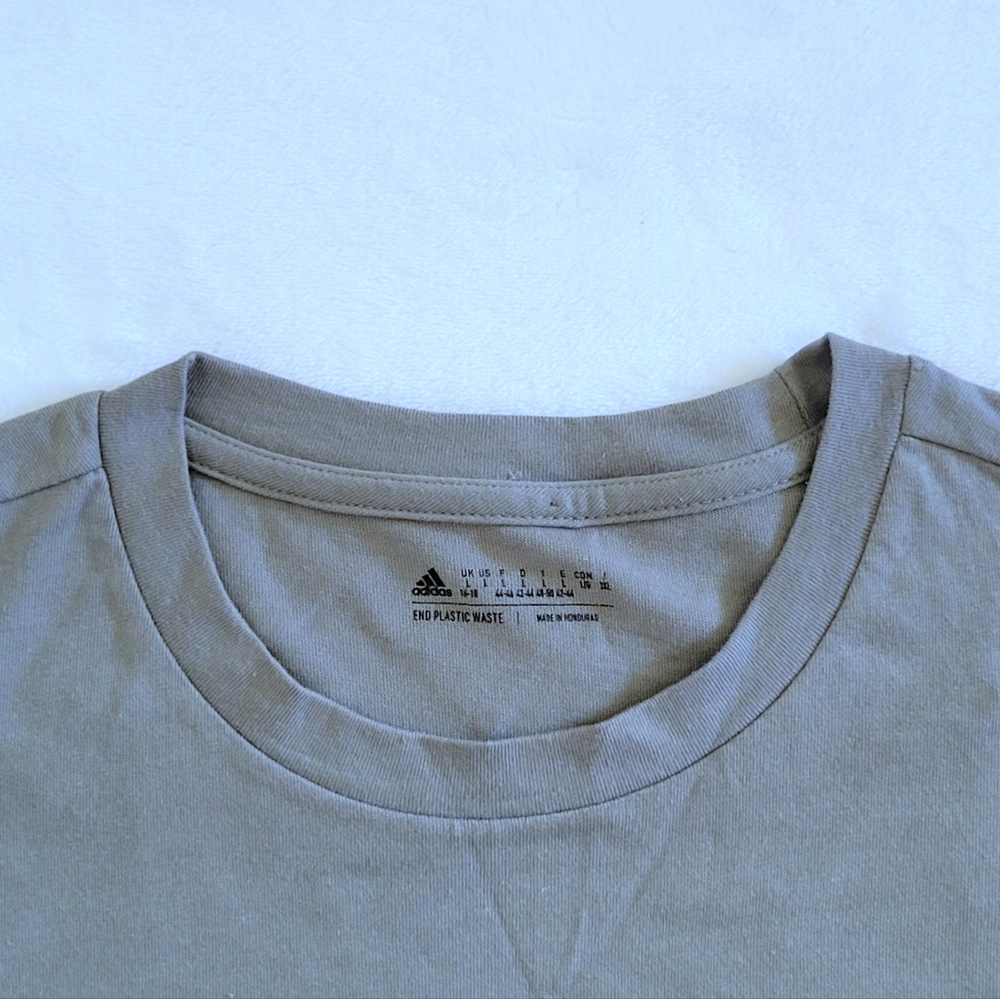 Adidas New York City🏙 Peace Dove🕊 Tee👕 - NWT - Picture 3 of 14